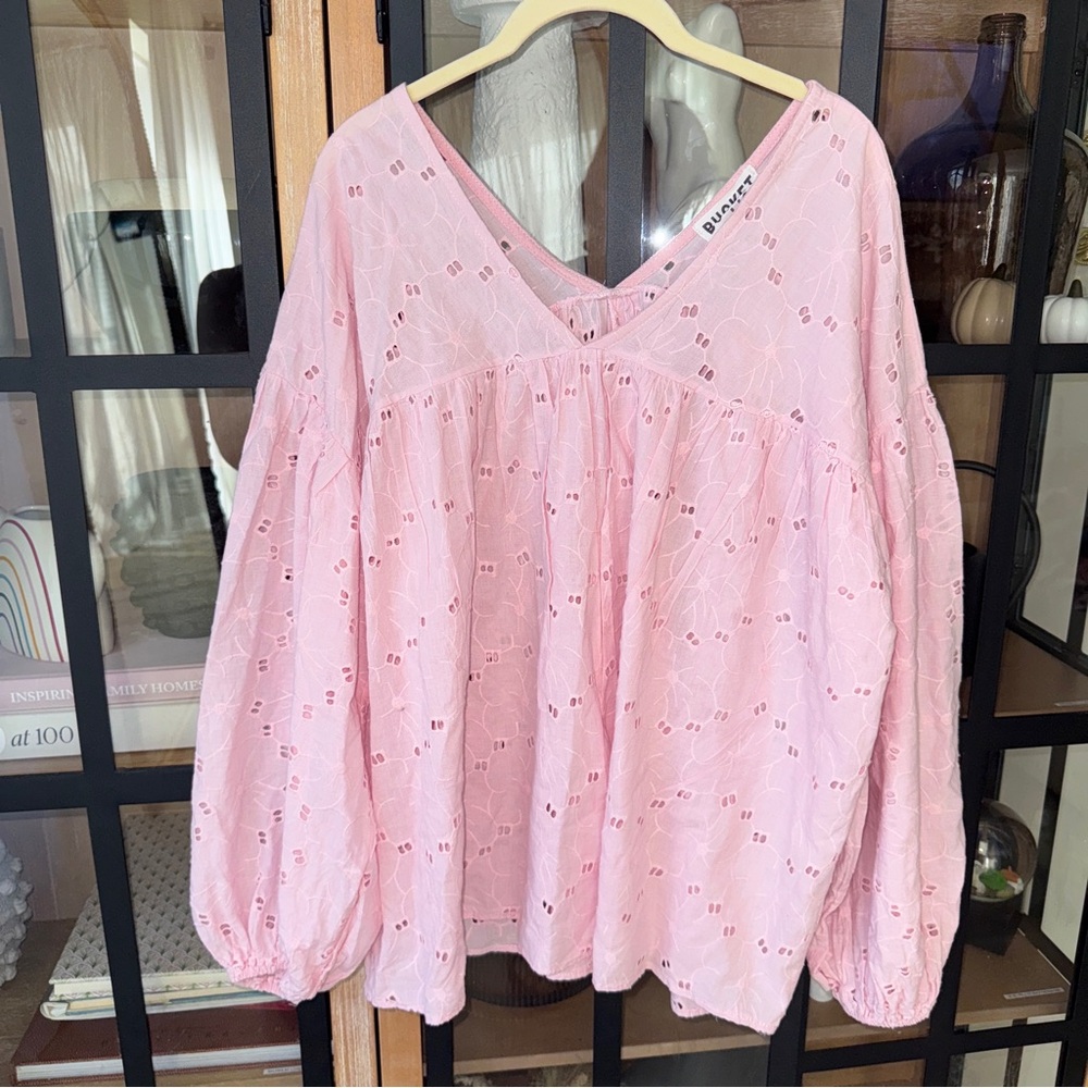 BUCKETLIST Eyelet blouse long sleeve balloon top bubblegum pink embroidered - Picture 2 of 9